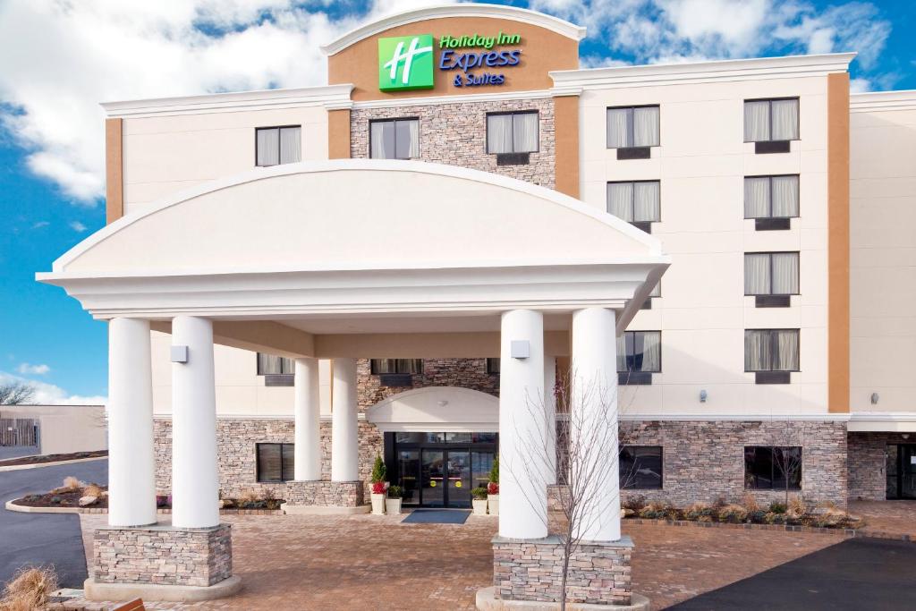 Holiday Inn Express Hotel & Suites Williamsport an IHG Hotel - image 3
