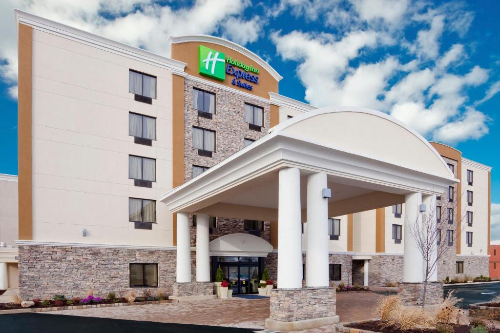 Holiday Inn Express Hotel & Suites Williamsport an IHG Hotel - image 4