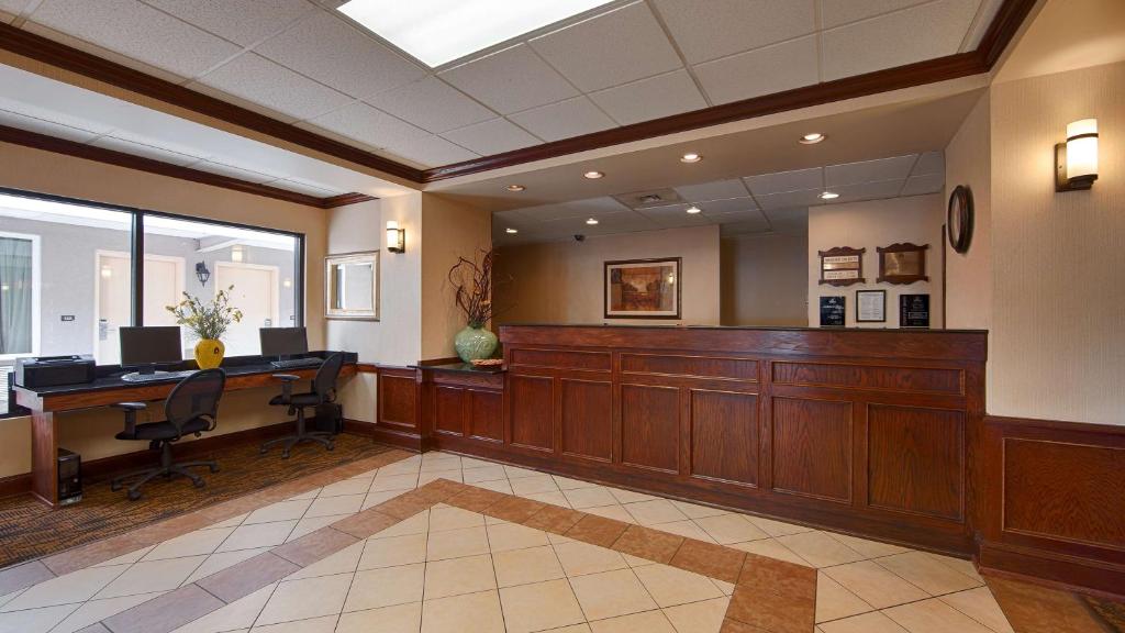 Best Western Williamsport Inn - main image