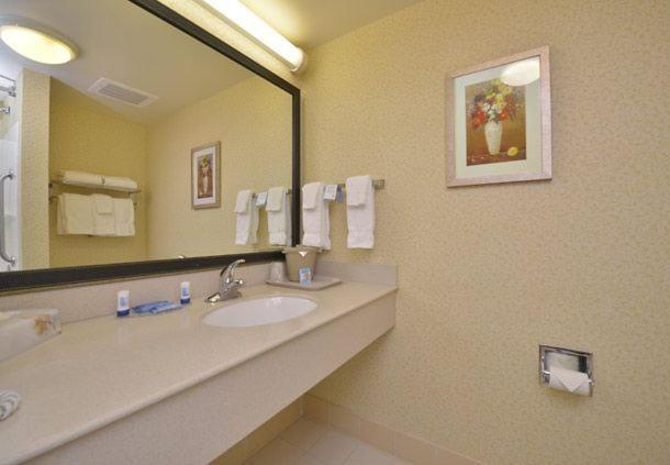Fairfield Inn and Suites by Marriott Williamsport - image 5