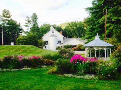 the 1896 House Country Inn   Brookside  Pondside Williamstown Massachusetts