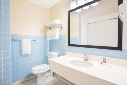 FairBridge Inn Express Buffalo Airport Williamsville - image 12