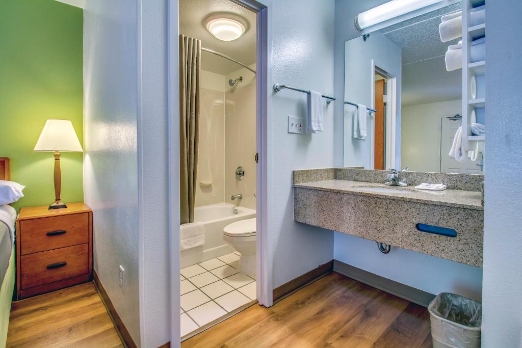 Motel 6-Buffalo NY - Airport - Williamsville - image 7