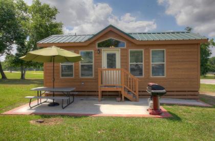 Lake Conroe two Bedroom Cabin 13 Willis Texas