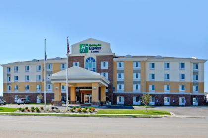 Holiday Inn Express & Suites - Williston an IHG Hotel