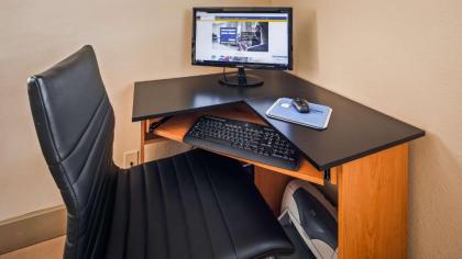 Best Western Willits Inn - image 4