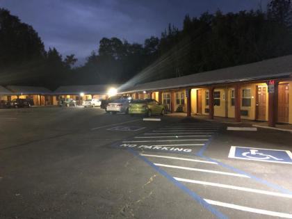 Western Village Inn - image 9