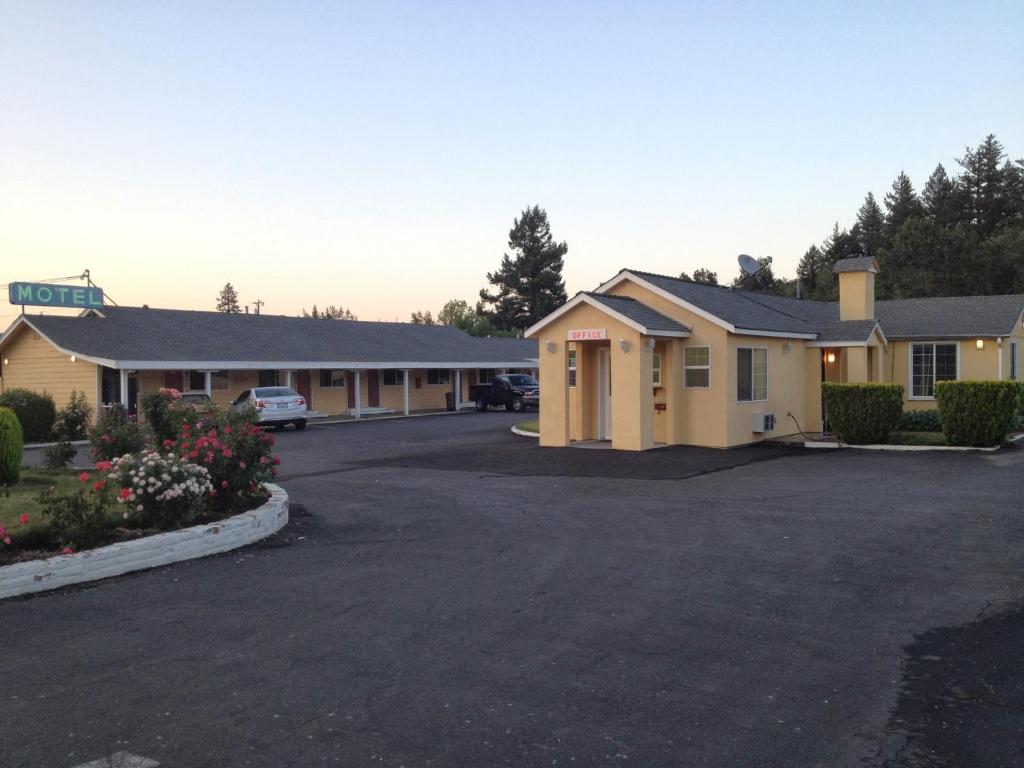 Edgewood Motel - main image