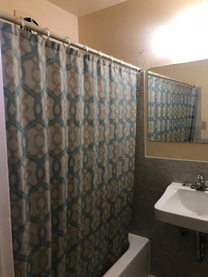Edgewood Motel - image 14