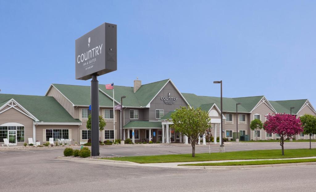 Country Inn & Suites by Radisson Willmar MN - image 2