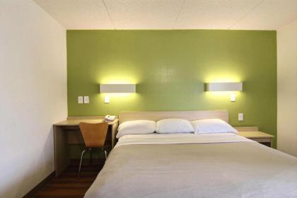 Motel 6-Willoughby OH - Cleveland - image 12