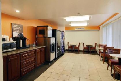 Motel 6-Willoughby OH - Cleveland - image 8