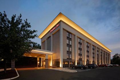 Hampton Inn Philadelphia/Willow Grove - image 2