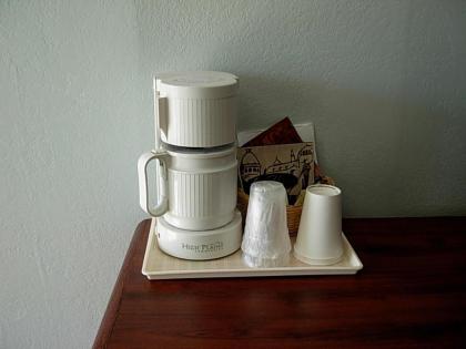 Economy Inn - image 4