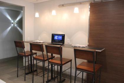 Holiday Inn Express Wilmington an IHG Hotel - image 4