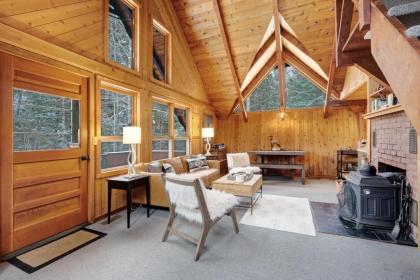 Vermont Chalet - image 14