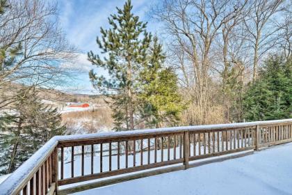Vermont Getaway with Deck - 6 Miles to Mt Snow! - image 10
