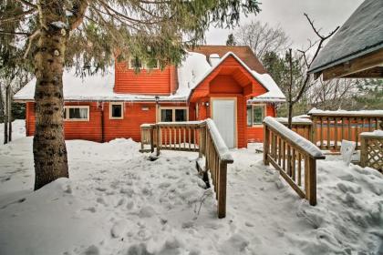 Vermont Getaway with Deck - 6 Miles to Mt Snow! - image 8