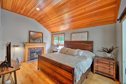 Wilmington Retreat with Deck Lake Views and Game Room - image 15