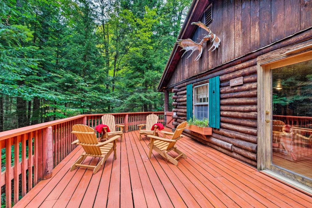 Private Wooded Cabin 8 Mi to Sundance Ski and Town! - image 3