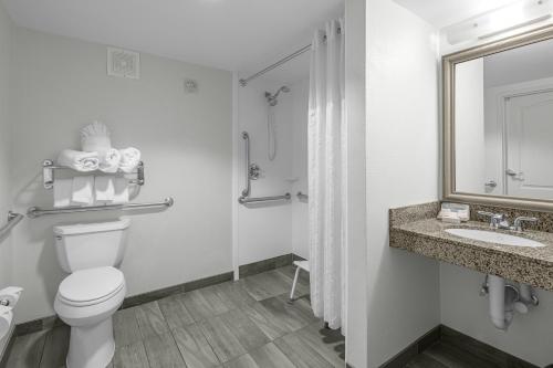 Hilton Garden Inn Wilmington Mayfaire Town Center - image 4