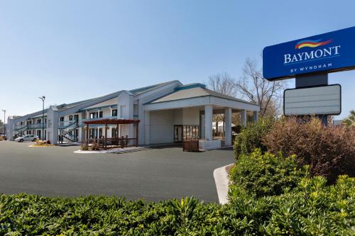 Baymont by Wyndham Wilmington - image 4