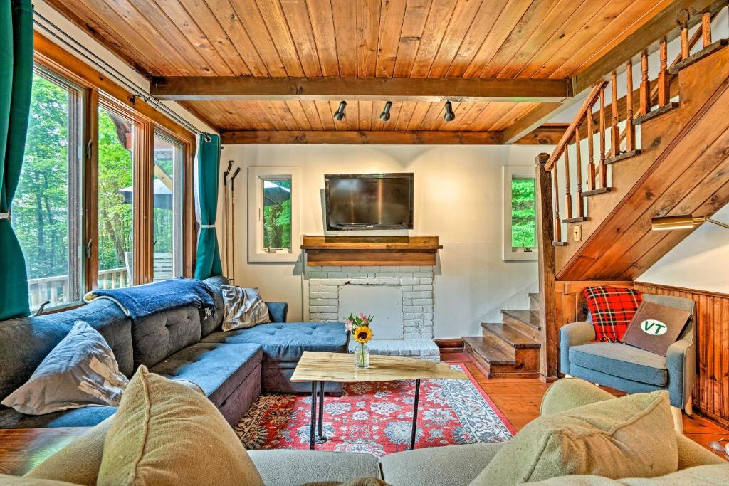 Cozy Treetop Hideaway By Harriman Reservoir - image 4