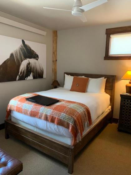 Bentwood Inn - image 10