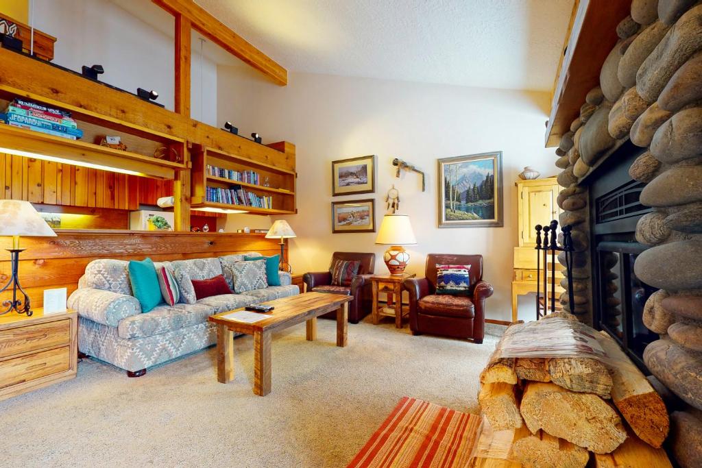 3622 Winterberry - image 6