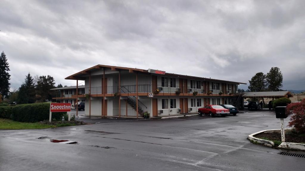 Snooz Inn - image 6