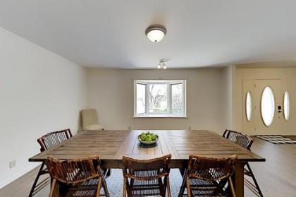 17-Acre Hill Country Family Retreat Walk to River home