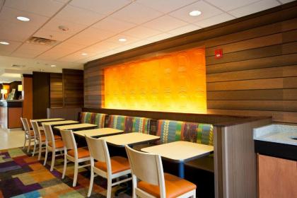 Fairfield Inn and Suites by Marriott Winchester - image 11