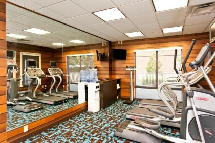 Fairfield Inn and Suites by Marriott Winchester - image 3