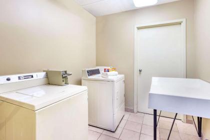 Travelodge by Wyndham Winchester - image 11