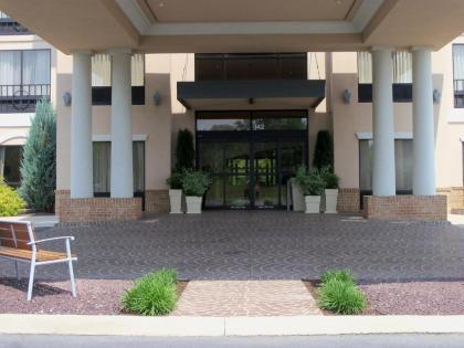 Holiday Inn Express and Suites Winchester an IHG Hotel - image 5