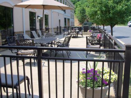 Holiday Inn Express and Suites Winchester an IHG Hotel - image 8
