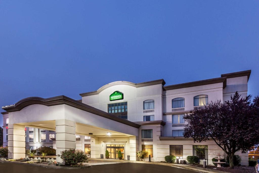 Wingate by Wyndham Winchester - main image