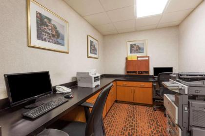 Wingate by Wyndham Winchester - image 10