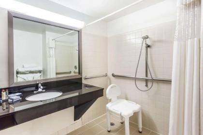 Wingate by Wyndham Winchester - image 6