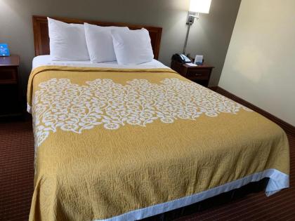 Days Inn by Wyndham Winchester - image 10