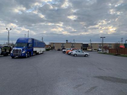 Days Inn by Wyndham Winchester - image 3