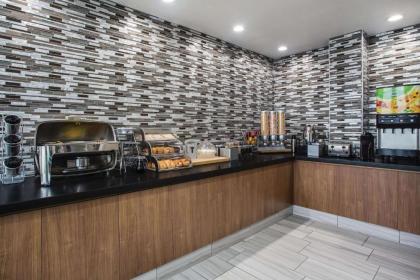 La Quinta by Wyndham Winchester - image 8