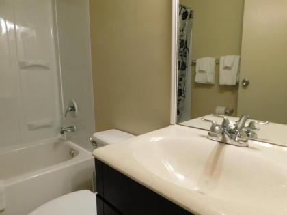 APM Inn and Suites - image 9