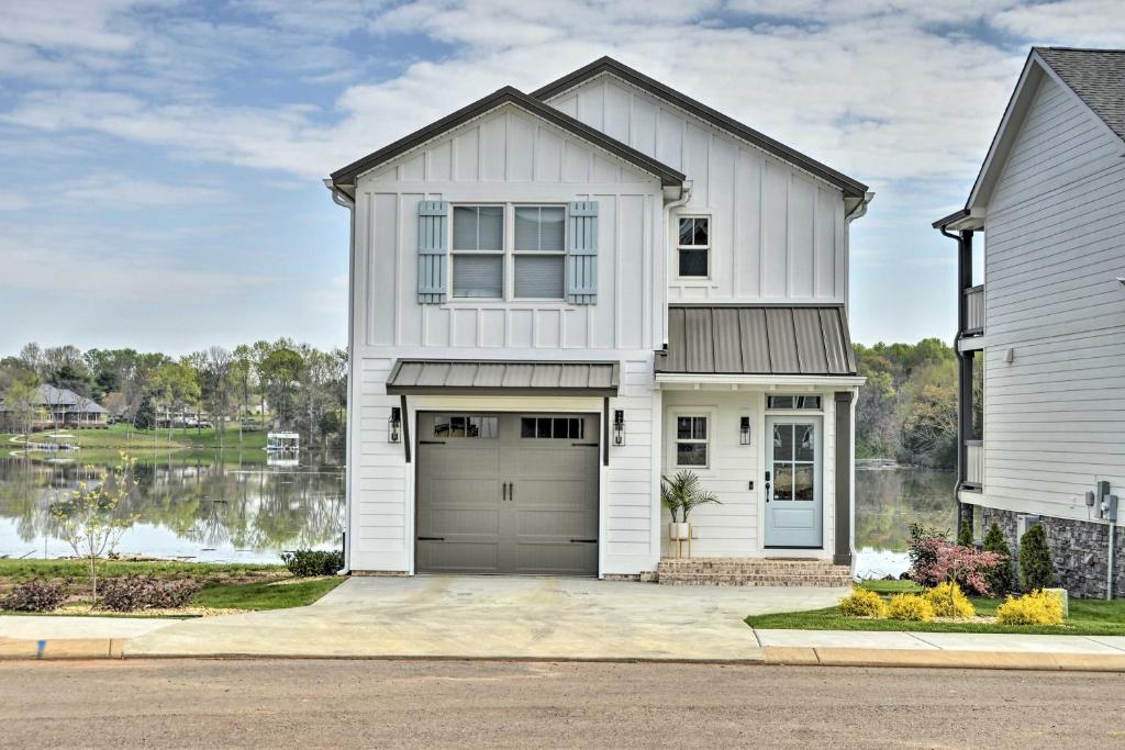 Brand New Waterfront Oasis on Tims Ford Lake! - image 4