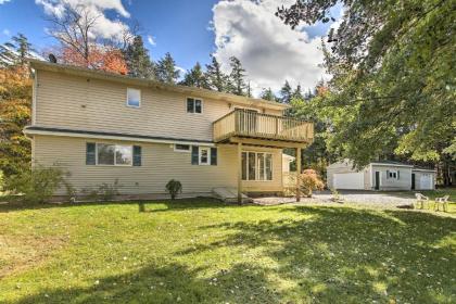 Spacious Apt with Yard 3 Mi to Windham Mountain