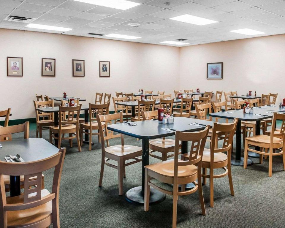 Quality Inn Navajo Nation Capital - image 4
