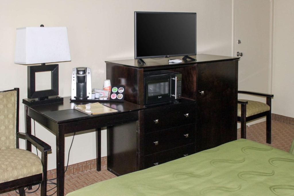 Quality Inn Navajo Nation Capital - image 5