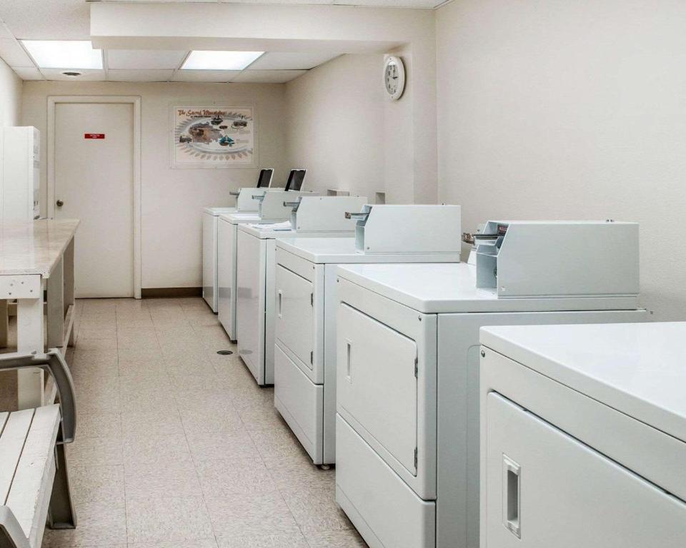 Quality Inn Navajo Nation Capital - image 7