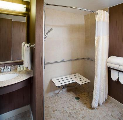 Hilton Garden Inn Hartford North-Bradley International Airport - image 16