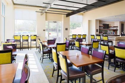 Hilton Garden Inn Hartford North-Bradley International Airport - image 17